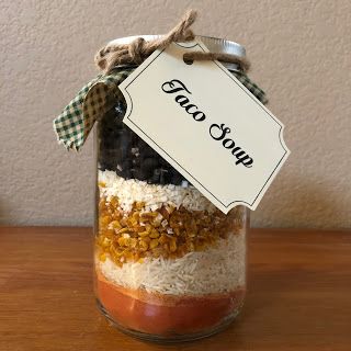 Shelf Stable Meals, Dry Soup Mix Recipes, Homemade Soup Mix, Freezing Meals, Soup Meals, Jar Food Gifts, Mason Jar Gifts Recipes, Mason Jar Soup, Mason Jar Mixes