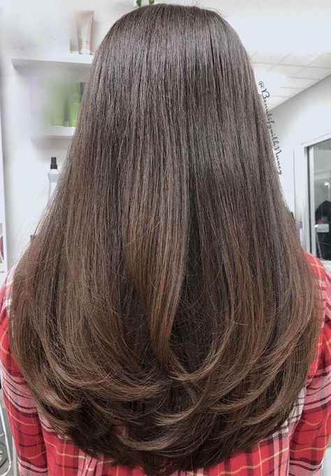 Long layer hair cut Lower Layers Haircut, Hidden Layers Long Hair, Lower Layer Haircut, Bottom Layers Haircut Medium, Round Haircut Long, Round Haircut Medium, Bottom Layers Haircut, Medium Length Haircut With Long Layers, Haircut Ideas For Long Hair Layers