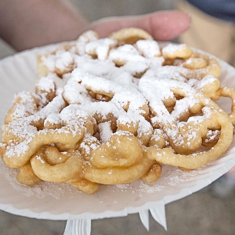 Extra powdered sugar, please. #funnelcake #clickinmomshunt #scavengerhunt #thehuntcontinues #carnival #festival #nomnomnom #foodporn 6 Flags, Gummy Sweets, Cake Photography, Fun Life, Funnel Cake, Food Experiences, County Fair, Girl Cakes, Very Excited