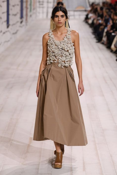 Dior Couture Spring 2024: Maria Grazia Chiuri Takes on ‘Poor Things’ Dior Summer 2024, Dior Inspired Outfit, Dior 2024, Ladylike Dress, Dior Skirt, Haute Couture Looks, 2024 Dresses, Ss 2024, Look Boho Chic