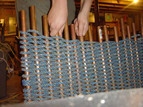 Picture of Removing the Door Mat From the Jig. Lobster Rope Crafts, Rope Ideas Decor, Nautical Rope Crafts, Lobster Rope Basket, Lobster Rope Doormat, Door Mat Diy, Rope Rug, Diy Rope Basket, Rope Projects