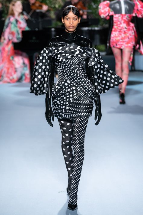 Polka Dot Couture, Polka Dot Fashion, Richard Quinn, Fashion Show Collection, White Fashion, Dot Print, Fashion Week Spring, London Fashion Week, Couture Fashion