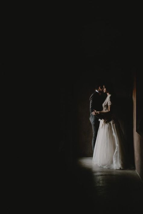 Moody Wedding Photography Inspiration, Dark Wedding Photography, Beetlejuice Wedding, Haunted Wedding, Cave Wedding, Goth Butterfly, Moody Wedding Photography, Pre Wedding Poses, Dark Wedding