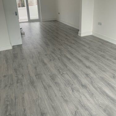 Grey Laminate Flooring Living Room, Gray Laminate Flooring, Light Grey Flooring, Herringbone Laminate Flooring, Grey Laminate Flooring, Grey Vinyl Flooring, Hardwood Floor Colors, Flooring Laminate, Grey Wood Floors