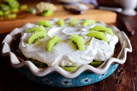 Kiwi Lime Pie Pioneer Woman Pecan Pie, Kiwi Pie, Pioneer Women Cooks, Pioneer Woman Recipes, Lime Pie, Key Lime Pie, The Pioneer Woman, Limes, Pioneer Woman