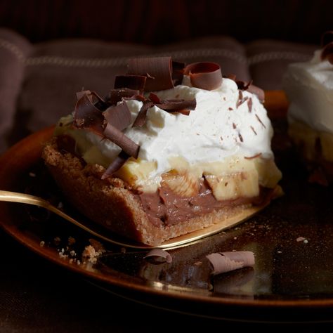 Valeri Lucks, the co-owner and self-titled "chief people wrangler" and "pie master" at Milwaukee's Honeypie Cafe, says this pie marries two of her best-selling pies: chocolate cream and banana cream. Banana Cream Pie Recipe, Banana Pie, Chocolate Custard, Make Ahead Desserts, Banoffee Pie, Cream Pie Recipes, Best Pie, Banana Dessert, Thanksgiving Pies