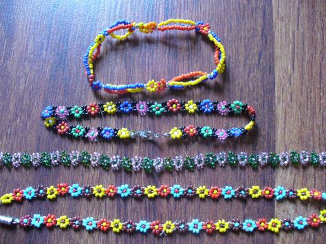 Seed bead + fishing line + clasp Home Made Jewelry, Baggy Crop Top, Diy Choker, Jean Baggy, Diy Beaded Bracelets, Seed Bead Pattern, Beaded Necklace Patterns, Necklace Patterns, Made Jewelry