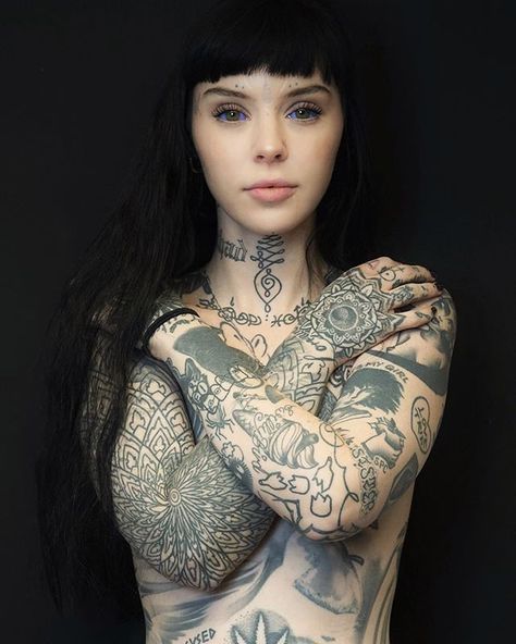 Grace Neutral (@graceneutral) • Instagram photos and videos Grace Neutral Tattoo, Neutral Tattoo, Tumblr Tattoos, Model Tattoos, Grace Neutral, Body Tattoo Design, Girl Face Tattoo, Tattoos For Girls, Tattoed Women