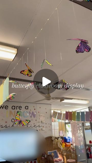 Butterfly Class Decoration, Butterfly Decorations For Classroom, Grade 1 Classroom Decoration Ideas, Deco Classroom Ideas, Spring Decoration Classroom, Butterfly Birthday Board For Classroom, Infant Classroom Decorations Ideas, Butterfly Classroom Theme Decorations, Butterfly Classroom Decor