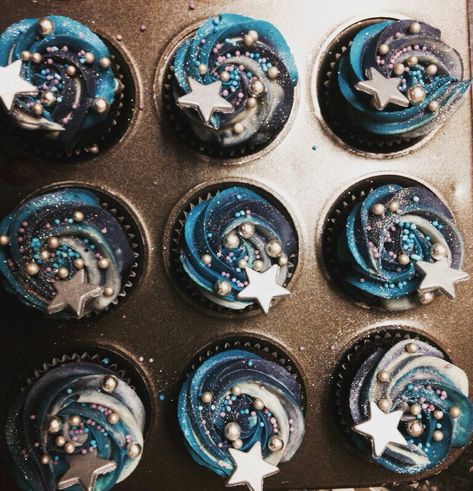 Night Sky Cupcakes, Celestial Dessert Table, Night Sky Birthday Theme, Night Sky Theme Party, Celestial Cake Ideas, Star Themed Food, Space Dessert Table, Celestial Cupcakes, Celestial Cakes