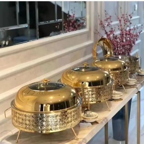 Catering Buffet Chafing Dish for Hotel  Luxury Gold Round Food Warmer Heating Food Chafer dish for Elegant Wedding Food Stations, Gold Food, Round Food, Catering Buffet, Buffet Set, Chafing Dish, Hotel Luxury, Chafing Dishes, Food Warmer