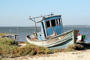 Old Fishing Boat, Fishing Boats For Sale, Small Fishing Boats, Boat Drawing, Row Boats, Boat Pics, Seascape Photography, Abandoned Ships, Old Boats