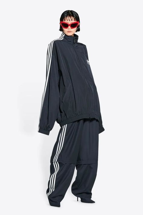 Tracksuit Aesthetic, Balenciaga X Adidas, Adidas Collection, Looks Adidas, Yeezy Fashion, Fashion Model Poses, Fashion Photography Inspiration, Adidas Girl, School Fashion