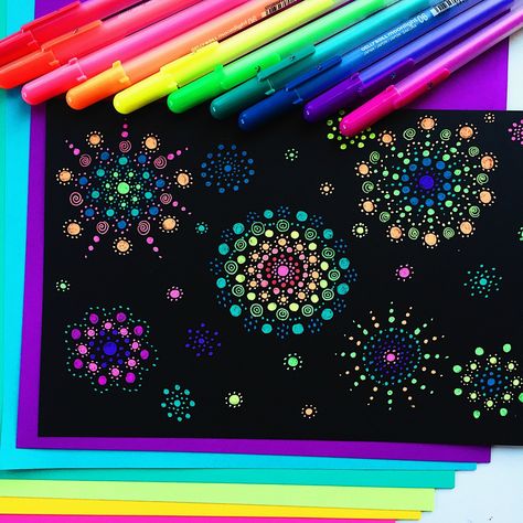 Markers for black paper Black Paper Pen Art, Bujo Black Paper, Pen Art On Black Paper, Gel Pen Art Drawings, Black Paper Art Ideas, Gel Pen On Black Paper, Black Bujo, Art On Black Paper, Markers For Drawing