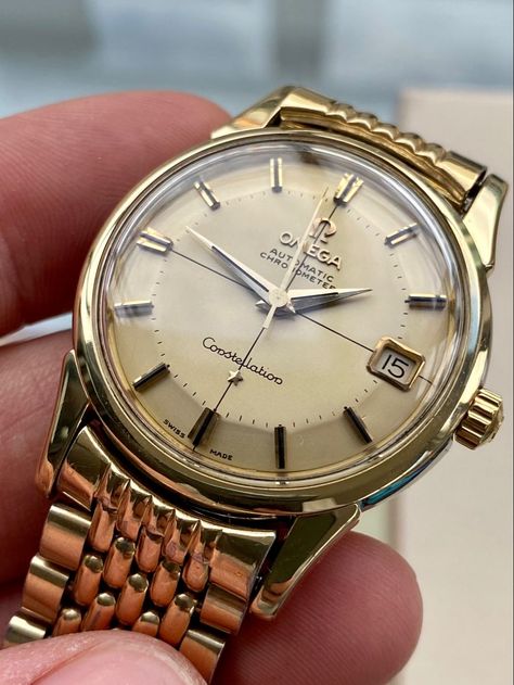 Omega Constellation Automatic Pie Pan vintage Gold Bracelet Men, Gucci Watches For Men, Swiss Watches For Men, Omega Watch Vintage, Vintage Gold Bracelet, Jaeger Lecoultre Watches, Mens Watch Brands, Mens Designer Watches, Trendy Watches