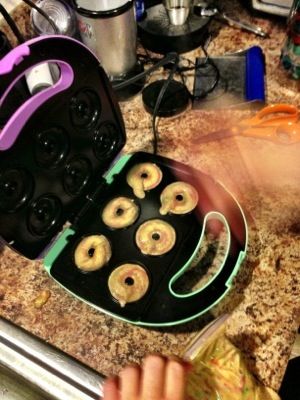 Donut Maker Machine, Instant Pot Bread, Donut Machine, Mini Donut Maker, Best Gifts Under 50, Maple Donuts, Pot Bread, Mini Donuts Maker, Kid Friendly Breakfasts