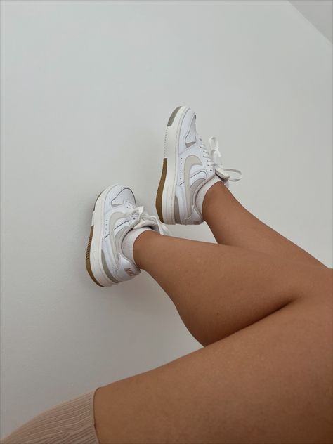 Neutral Shoes Sneakers, Nike Shoes Women Outfit Casual, Neutral Sneakers Women, Neutral Trainers, Nike Lifestyle Shoes, Forces Outfit, Neutral Sneakers, Gymnastics Shoes, Aesthetic Neutral