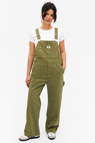 Oversized green denim dungaree - Green - Monki WW Beige Espadrilles, Oversized Aviator Sunglasses, Cotton Dungaree, Cute Tree, Denim Dungaree, White Spaghetti Strap, Denim Dungarees, Midi Denim, Crop Top Outfits