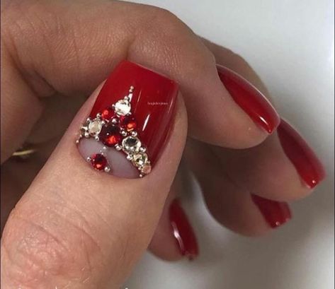 Pedicure Winter, Shellac Pedicure, Matte Stiletto Nails, Romantic Nails, Swarovski Nails, Nails Design With Rhinestones, Red Nail, Gem Nails, Pretty Nail Art