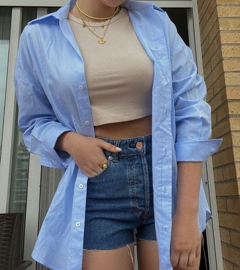 Blue Button Up Shirt Outfit Aesthetic, Tan Shirt Outfit Summer, Button Down Shirt Shorts Outfit, Button Up Shirt Outfit With Shorts, Blue Button Down Shirt Outfit Summer, Outfit Ideas Blue Shirt, Tan Shirt Outfit Women, Blue Shorts Outfit Summer, Outfits With Blue Button Up Shirt