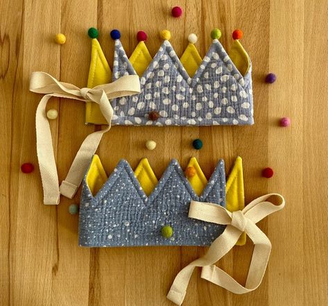 Diy Baby Birthday Crown, Birthday Crown Pattern, Quilted Crown, Fabric Birthday Crown, Recycled Fabric Art, Diy Birthday Crown, Baby Birthday Crown, Fabric Crown, Diy Christmas Presents