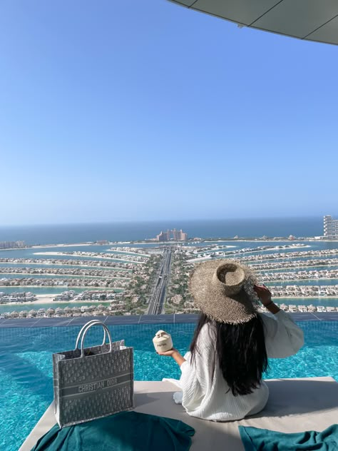 Dubai Picture Ideas, Dubai Photoshoot, Sky Pool, Dubai Outfits, Dubai Holidays, Dubai Vacation, Dubai Aesthetic, Dubai Lifestyle, Living In Dubai