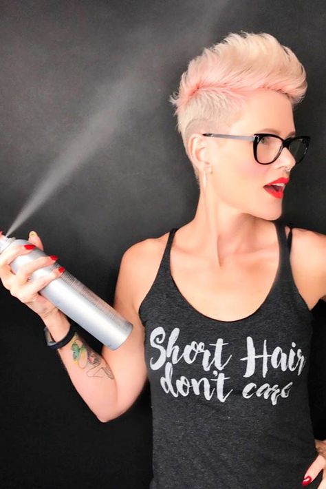 Faux Hawk Women, Short Faux Hawk, Rave Hairstyles, Alecia Beth Moore, Faux Hawk Hairstyles, Cool Short Hairstyles, Mohawk Hairstyles, Faux Hawk, Shaved Sides