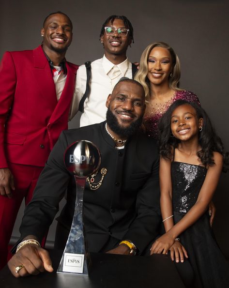 Lebron James Kids, No Father, Lebron James Family, Black Men Tattoos, King Lebron, Women's Soccer Team, College Education, Carmelo Anthony, Anthony Edwards