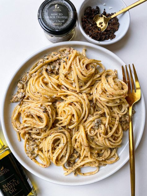 cook.with.karish on Instagram: 𝐓𝐑𝐔𝐅𝐅𝐋𝐄 𝐀𝐋𝐅𝐑𝐄𝐃𝐎 𝐏𝐀𝐒𝐓𝐀 This has to be the tastiest and best take on Alfredo pasta! If you’re a truffle lover, then this is the recipe for… Post With Friends, Chestnut Mushrooms, Black Truffle Oil, Truffle Cream, Pasta Water, Double Cream, Garlic Clove, Truffle Oil, Alfredo Pasta