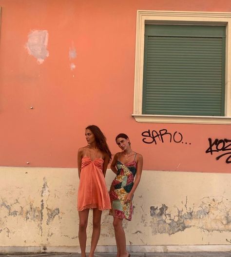 #fashion #aesthetic #cuban #latina #outfit #sundress #summer #summerfashion Quoi Porter, Paphos, Summer Feeling, European Summer, Aesthetic Outfits, Summer Aesthetic, Summer Girls, Summer Looks, Look Fashion