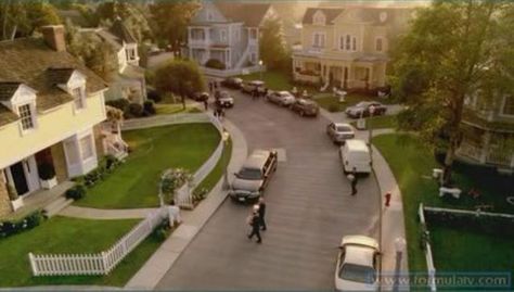 Wisteria lane, from Desperate Housewives. Also known as Colonial Street Desperate Housewives House, Eva Longoria Desperate Housewives, Wisteria Lane, Suburban House, Los Angeles International Airport, Desperate Housewives, Movie Sets, Home Team, Pretty House