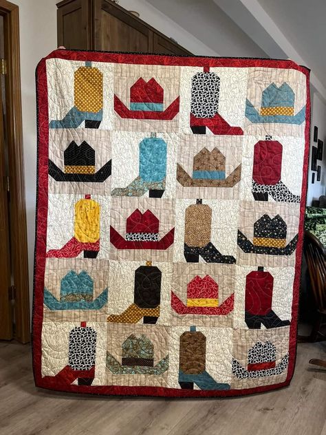 Boot Quilt Pattern, Western Sewing Projects, Cowboy Quilt Patterns, Cowgirl Quilt Patterns, Cowboy Boots Quilt Pattern, Horse Head Quilt Block, Cowboy Quilts Western Theme, Jean Quilt Ideas, Western Quilts