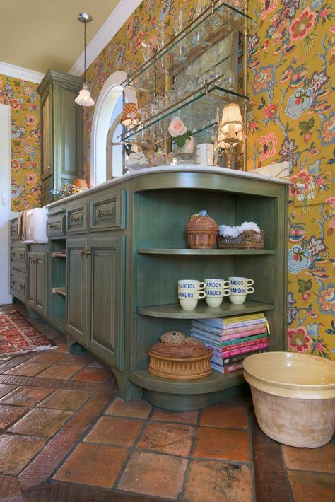 Terracotta Floor Kitchen, Kitchen Terracotta Floor, Kitchen With Terracotta Floor, Terracotta Kitchen Floor, Terracotta Tiles Kitchen, Terracotta Kitchen, California Kitchen, Terracotta Floor Tiles, Terracotta Floors