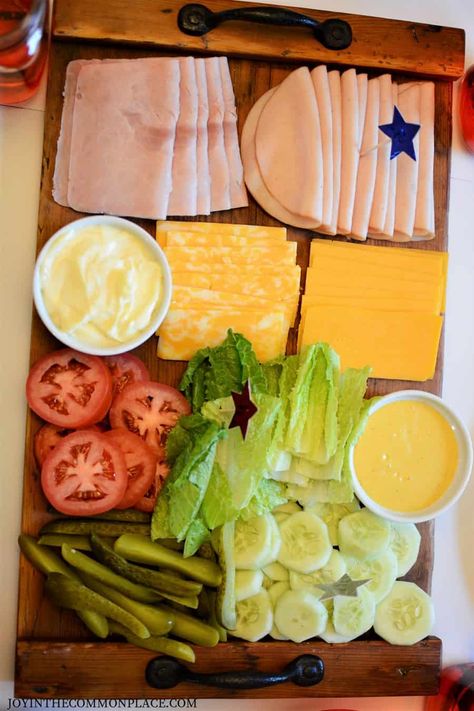 Are you planning a 4th of July meal or get together? A sub sandwich charcuterie board would be a great way to let your guests build their own subs! #patriotic #submarinesandwich #tablescape #holidays #mealideas Sub Charcuterie Board, Sandwich Charcuterie Board Ideas, Sandwich Charcuterie Board, Charturie Boards, Quick Summer Desserts, Sandwich Boards, Southern Potato Salad, Sub Sandwich, Potluck Ideas