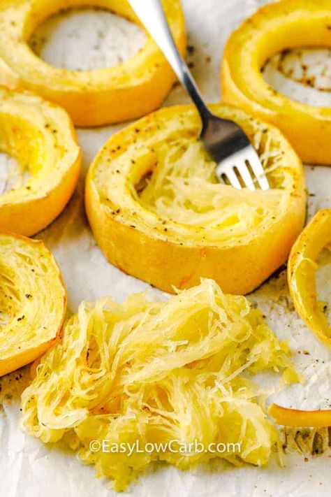 Cooking Spagetti Squash, Oven Baked Spaghetti Squash, Oven Baked Spaghetti, Roasting Spaghetti Squash, Baked Spaghetti Squash Recipes, Squash In Oven, Low Carb Ranch Dressing, Zucchini Pasta Salad, Easy Low Carb Recipes