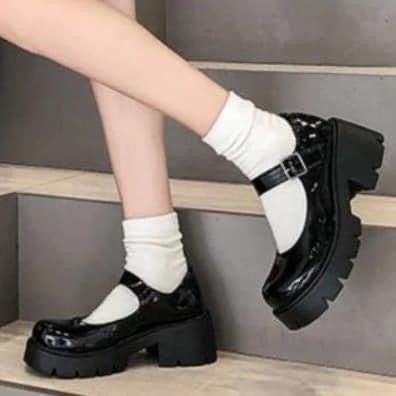 Black School Shoes Aesthetic, Playform Shoes, Mary Jeans Shoes, Merry Jane Shoes, Slytherin Fashion, Barbie Fashion Sketches, Cute Shoe, Fashion Shoes Flats, Shoe Inspo