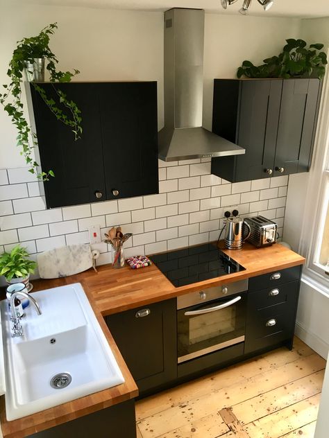 Black Kitchen On A Budget, Tiny Black Kitchen Ideas, Black And Wood Small Kitchen, Tiny Kitchen Black Cabinets, Apartment Kitchen Reno, Kitchen Small Black, Black Tiny Kitchen, No Stove Kitchen Ideas, Black Kitchen Small Apartment