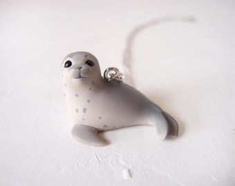 Cute Sea Lion, Pokemon Jewelry, Fauna Marina, Cute Seals, Lion Necklace, Polymer Clay Christmas, Polymer Clay Animals, Pottery Dishes, Clay Animals