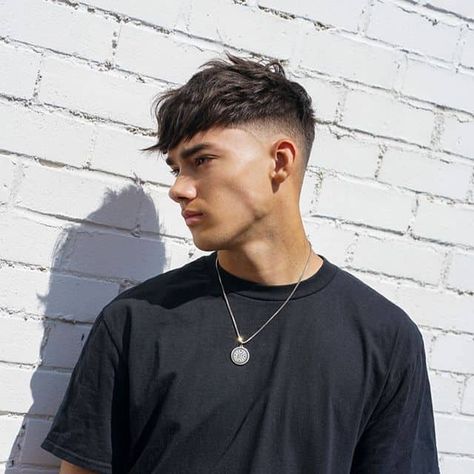 Medium Fade Haircut, Young Men Haircuts, Mid Fade Haircut, Edgars Haircut, Low Fade Haircut, Textured Haircut, Mens Hairstyles Thick Hair, Wavy Hair Men, Faded Hair