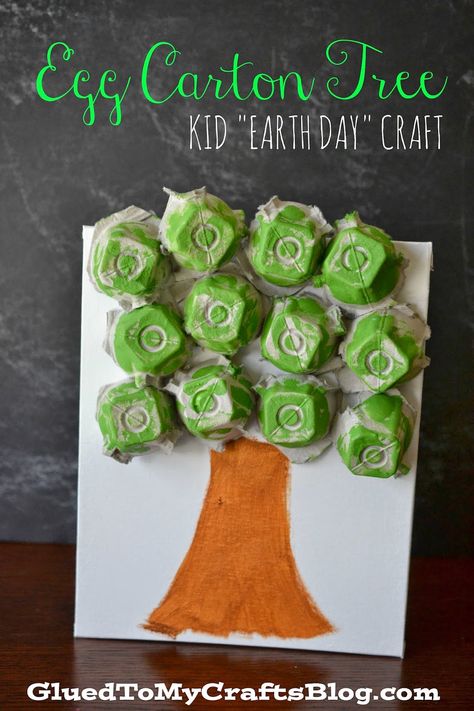 #Upcycle your @Organic Valley egg cartons to make this fun #earth #day tree - a cute little idea to do with preschoolers. Earth Day Projects, Recycled Crafts Kids, Recycled Art Projects, Earth Day Crafts, Egg Carton Crafts, Earth Day Activities, Crafts From Recycled Materials, Daycare Crafts, Egg Carton