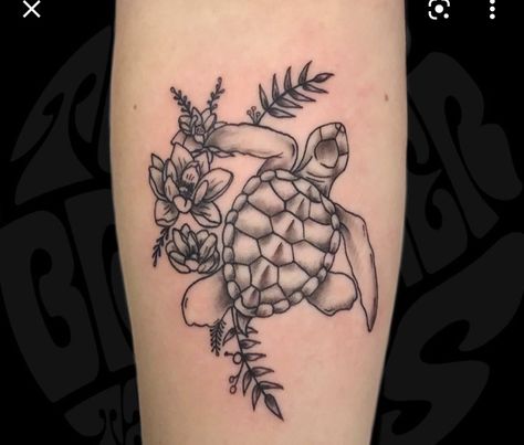 Box Turtle Tattoo, Tattoo Sea Turtle, Sea Turtle Tattoos, Sea Tattoo Sleeve, Sand Dollar Tattoo, Tattoos Forearm, Turtle Tattoos, Sea Turtle Tattoo, Back Of Arm Tattoo