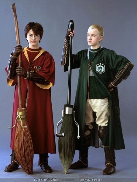 Draco Malfoy Costume, Draco Malfoy And Harry Potter, Malfoy And Harry, Draco Lucius Malfoy, Quidditch Robes, Harry Potter Draco, Hogwarts Uniform, Harry Potter Art Drawings, Harry Draco