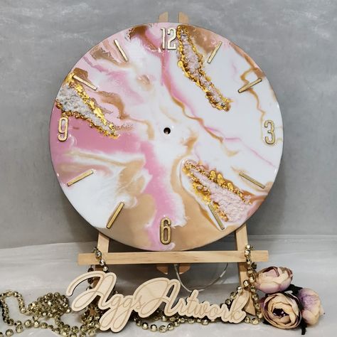 Pink Resin Clock, Pink Clocks, Marble Clock, Resin Clock, Fabric Painting On Clothes, Resin Crafts Tutorial, African Crafts, Wall Watch, Plates Diy