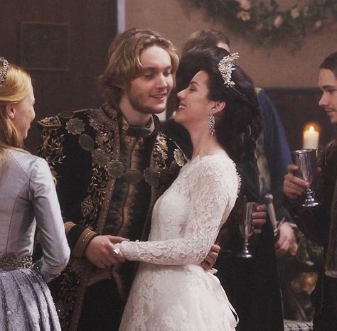 Reign Wedding, Reign Aesthetic, Reign Characters, Reign Mary And Francis, Reign Cast, Marie Stuart, Toby Regbo, Reign Tv Show, Reign Mary