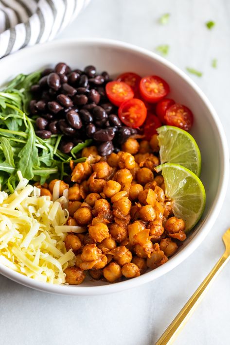 Bean Bowls Vegetarian, Black Bean And Chickpea Recipes, Chickpea Taco Bowl, Taco Bowls Healthy Vegetarian, Black Beans And Chickpeas, Black Bean Taco Bowl, Veggie Taco Bowl, Mexican Chickpeas, Taco Chickpeas