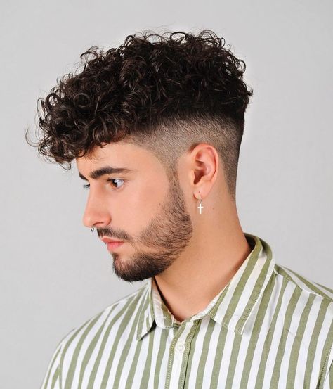 Men Curly Hairstyle Haïr Style For Curly Hair Men, Curly Hair Men Haircut Style, Curly Hair Hairstyles Men, Haircut For Curly Hair Men, Curly Hairstyle Men, Curly Haircut Men, Curly Hairstyle For Men, Curly Hair Boy, Curly Hairstyles Men