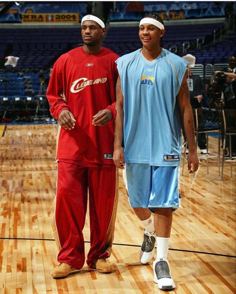 Lebron James and Carmelo Anthony Carmelo Anthony Nuggets, 90s Men Outfits, Lebron James 2003, Hip Hop Style Outfits, Lebron James Rookie, Kobe Bryant Lebron James, Lebron James Wallpapers, I Love Basketball, Nba Outfit