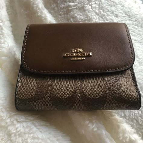 Coach Small Wallet 4x4 1/4. Brown and Signature Canvas Brown Wallet Aesthetic, Brown Coach Wallet, Coach Wallet Aesthetic, Wallets For Women Aesthetic, Aesthetic Wallet, Wallet Aesthetic, Golden Brunette, Dream Life Manifestation, What's In My Purse