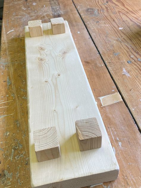 2x2 Wood, Crafts Organization, Scrap Crafts, Wood Riser, Diy Tray, Diy Wooden Projects, Scrap Wood Projects, Beginner Woodworking Projects, Wooden Projects