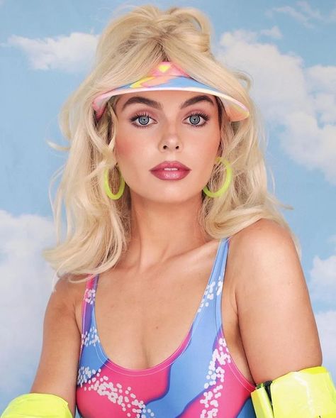 Ken And Barbie Costume, 90s Workout Outfit, Barbie Costume Halloween, Ken Barbie Movie, Halloween Costume Barbie, Margot Robbie Makeup, Barbie Makeup Look, Ken Costume, 80s Workout Costume